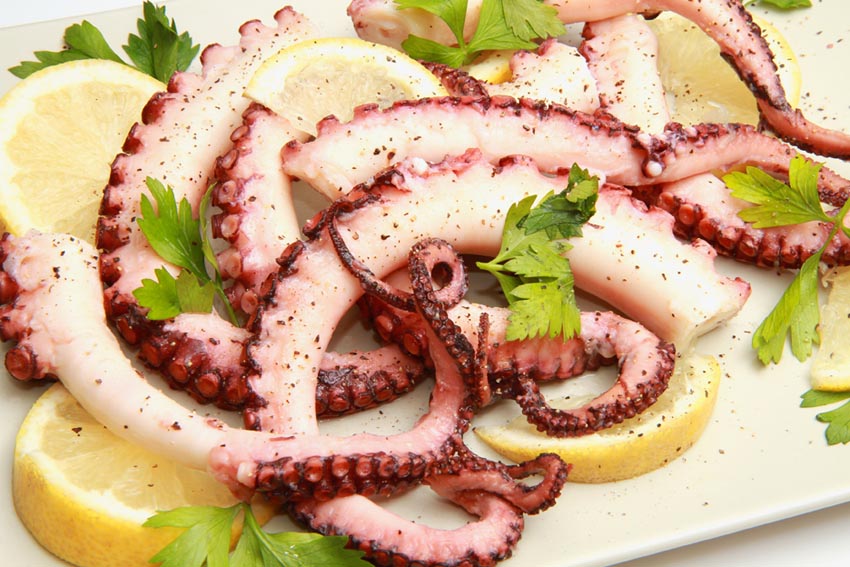 Традиционные блюда итальянской кухни – Салат из осьминога и картофеля