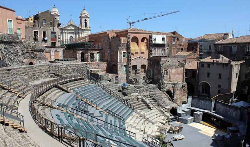 Катания и достопримечательности: Римский Театр