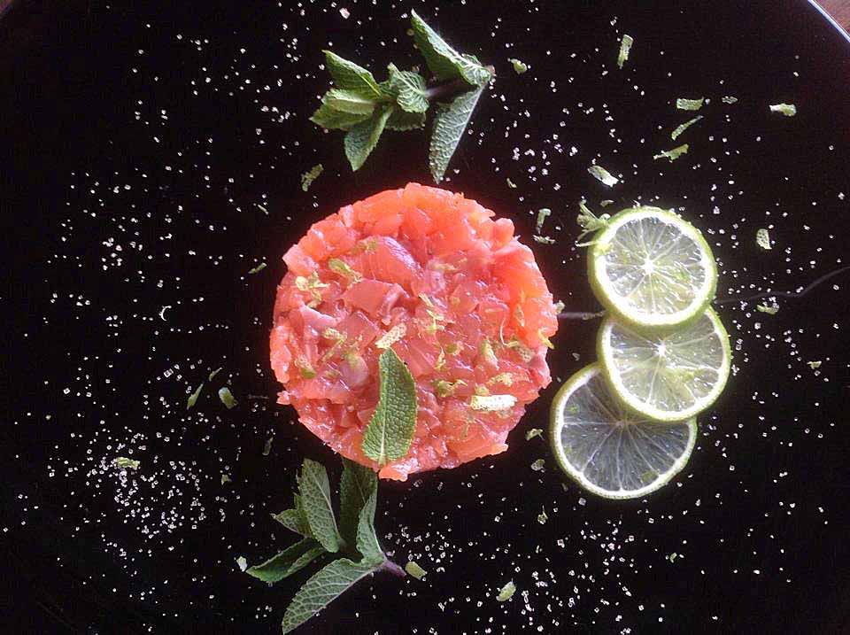 Тартар из маринованного лосося: рецепт с фото